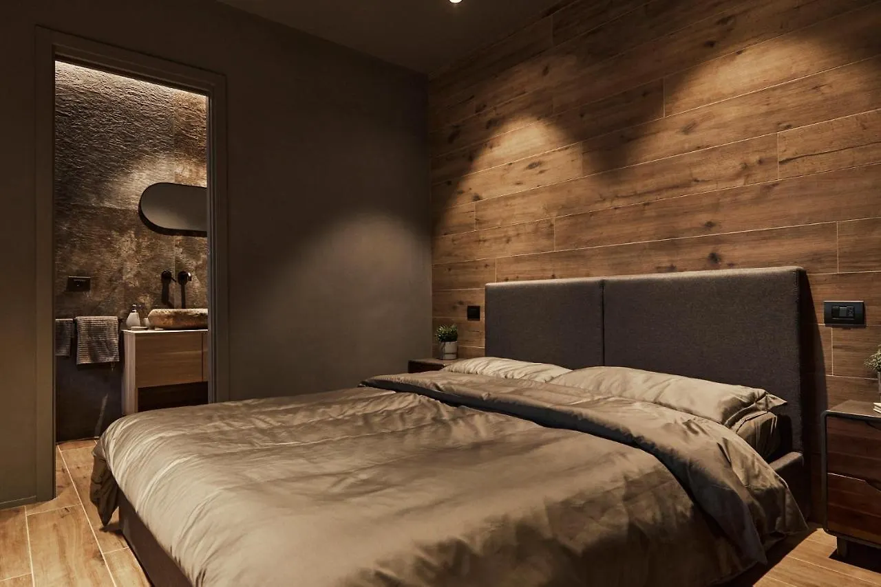 After8-Material Apartment Mestre Italy